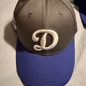 2 Fitted LA Dodgers hats